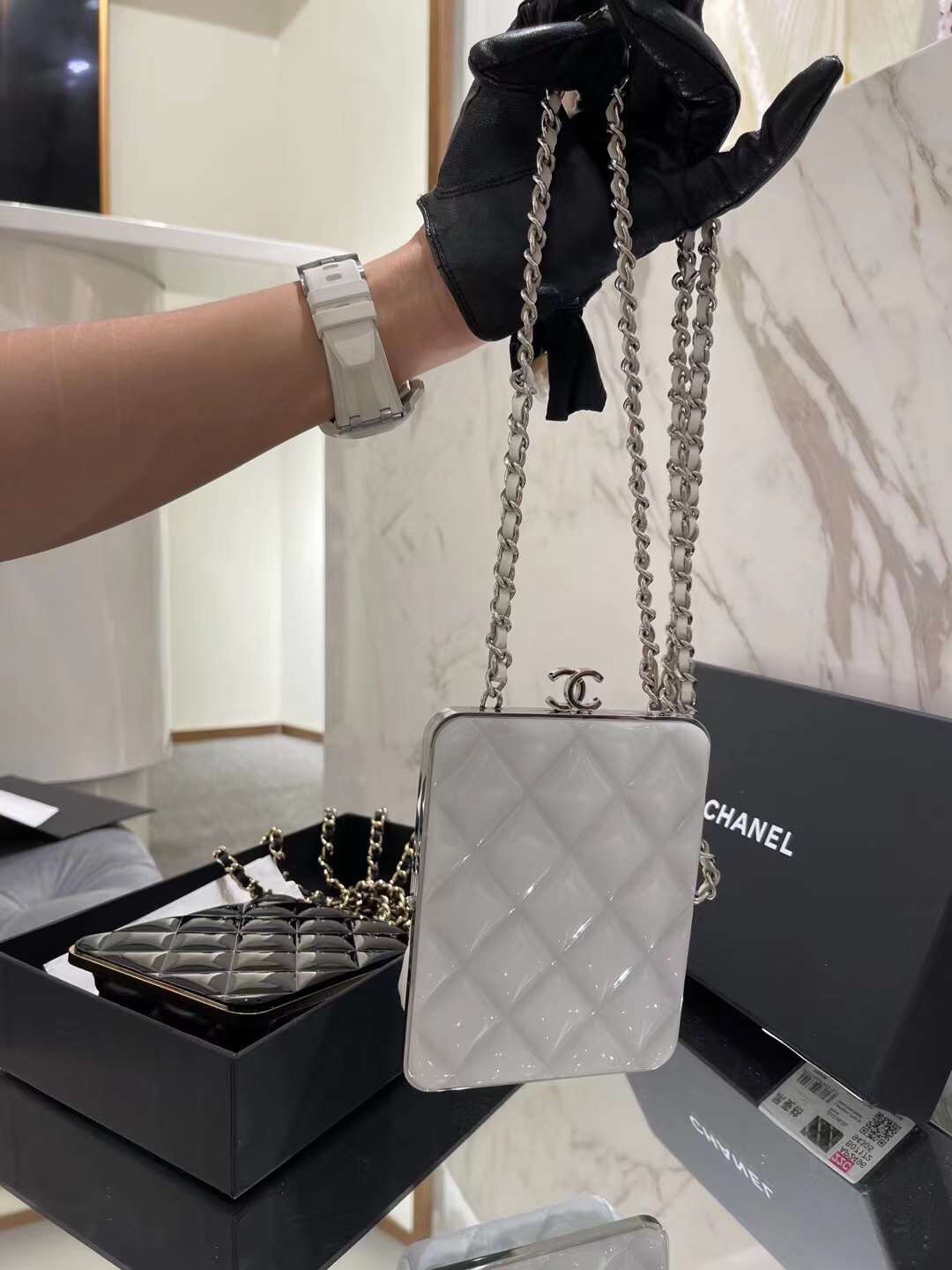 【P1580】Chanel包包货源 香奈儿2022春夏新款白色羊皮拼亚克力斜挎零钱包