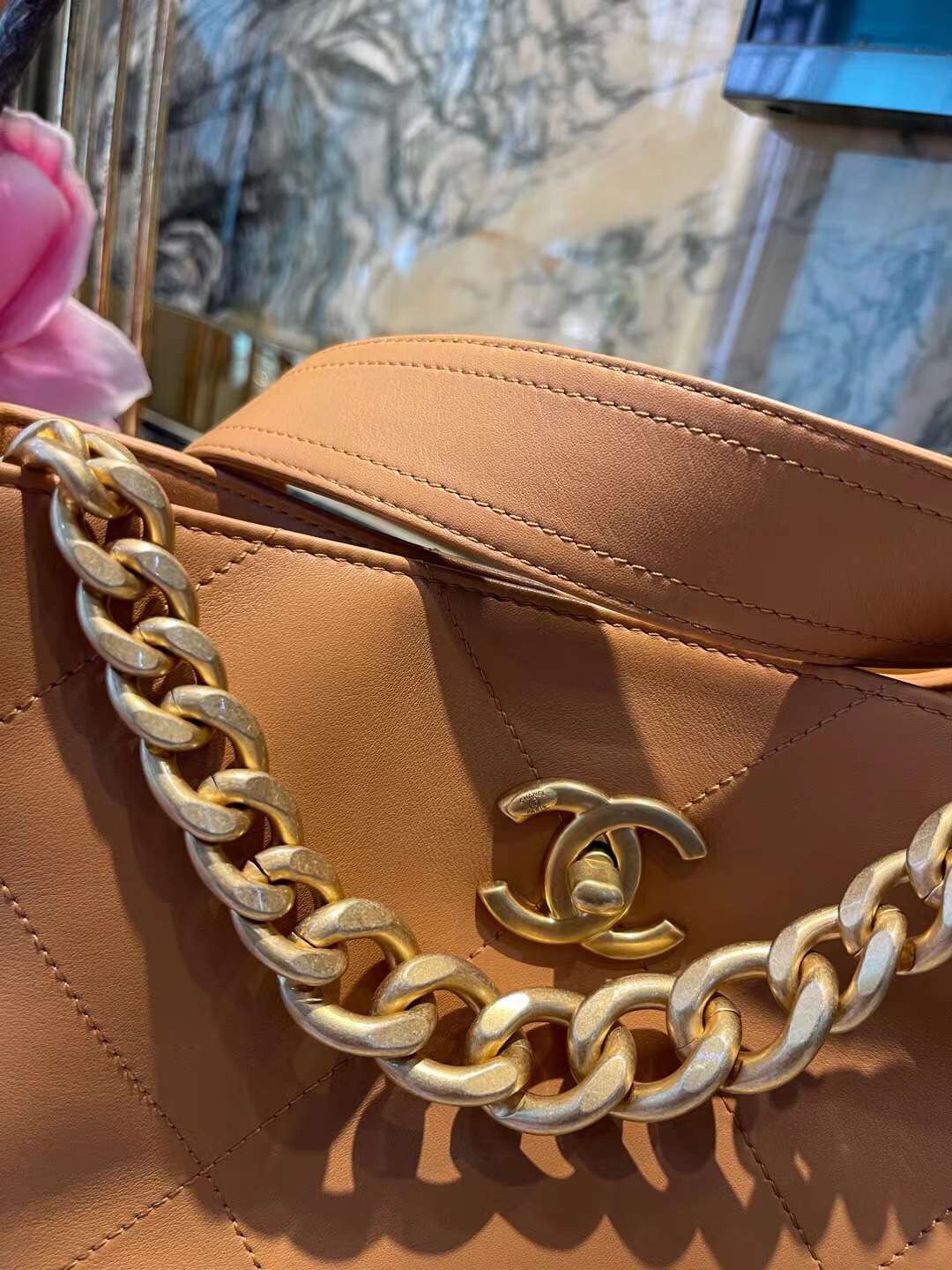 【P2180】香奈儿女包价格 Chanel2021新款菱格纹嬉皮包水桶包 棕色