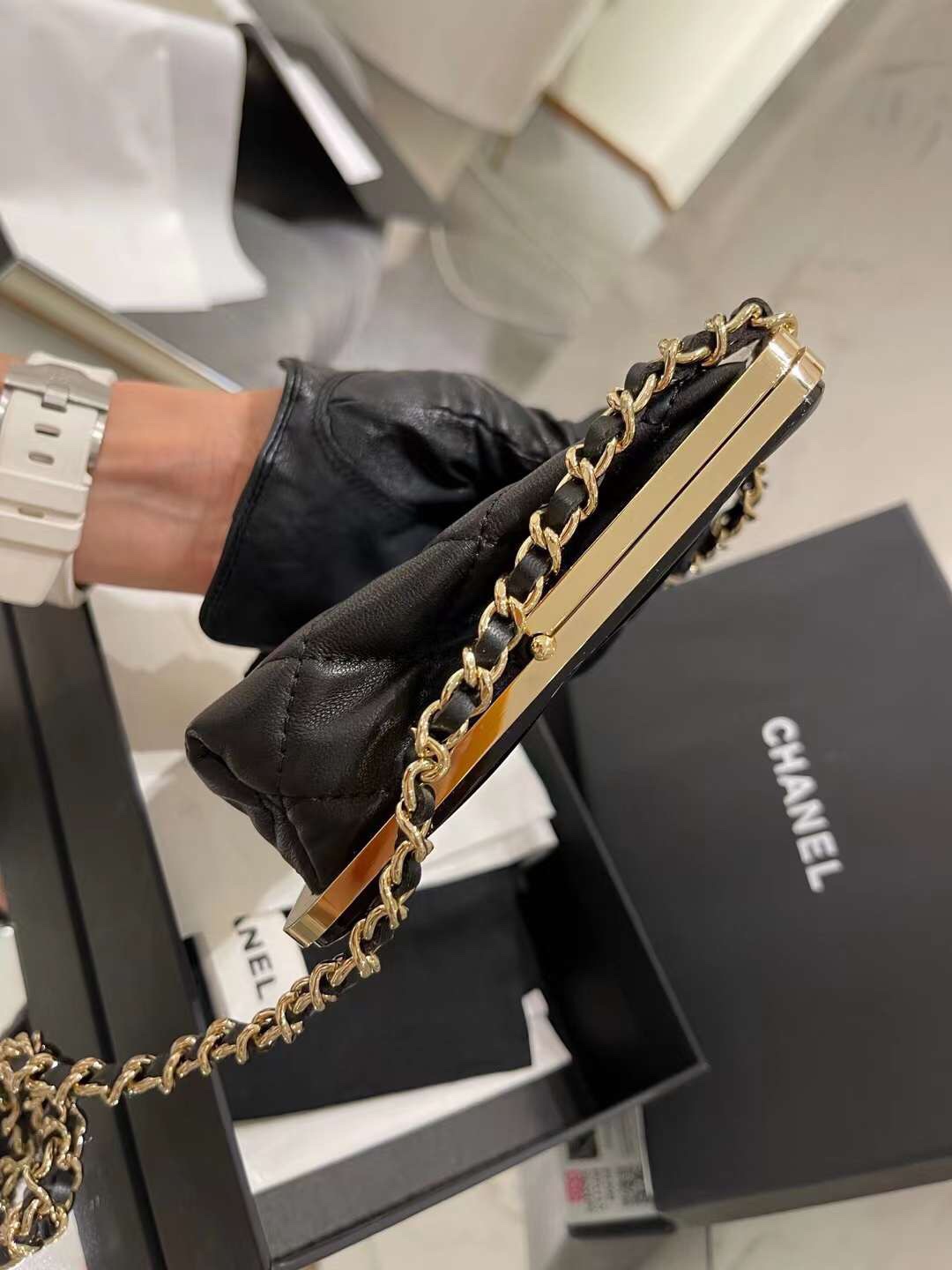 【P1580】香奈儿包包官网 Chanel新款菱格纹羊皮亚克力斜挎包链条小包 黑色