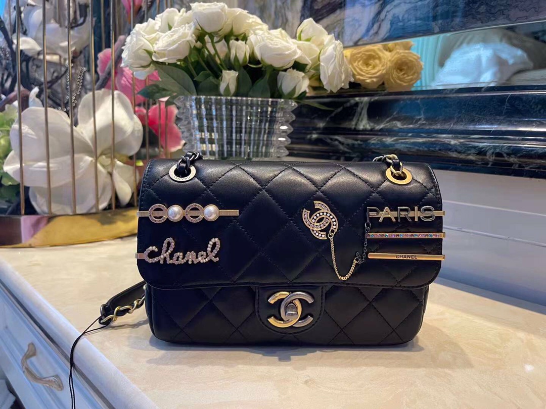 【P1920】香奈儿包包货源 Chanel2022年早春新款发卡徽章包菱格包22CM