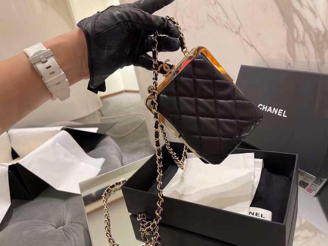 【P1580】香奈儿包包官网 Chanel新款菱格纹羊皮亚克力斜挎包链条小包 黑色