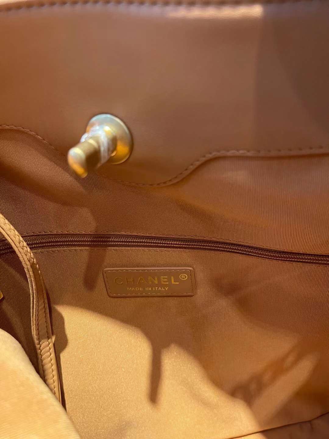 【P2180】香奈儿女包价格 Chanel2021新款菱格纹嬉皮包水桶包 棕色