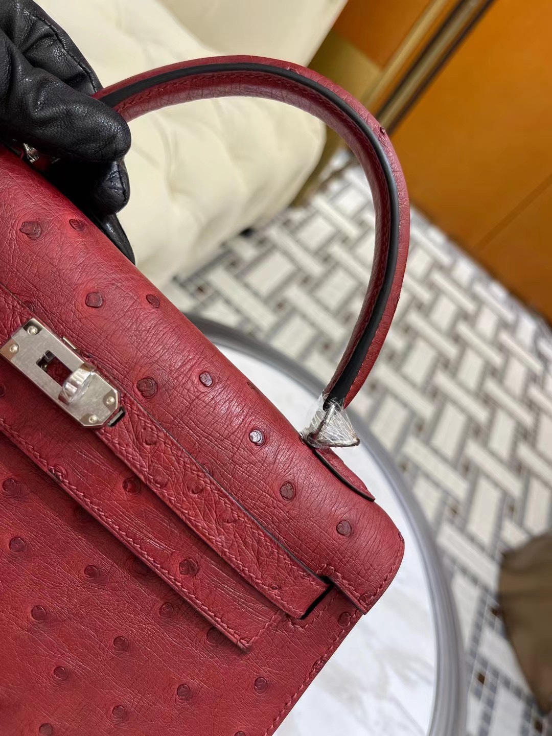 爱马仕凯莉包货源 Hermes Kelly25CM 酒红色进口鸵鸟皮 银扣