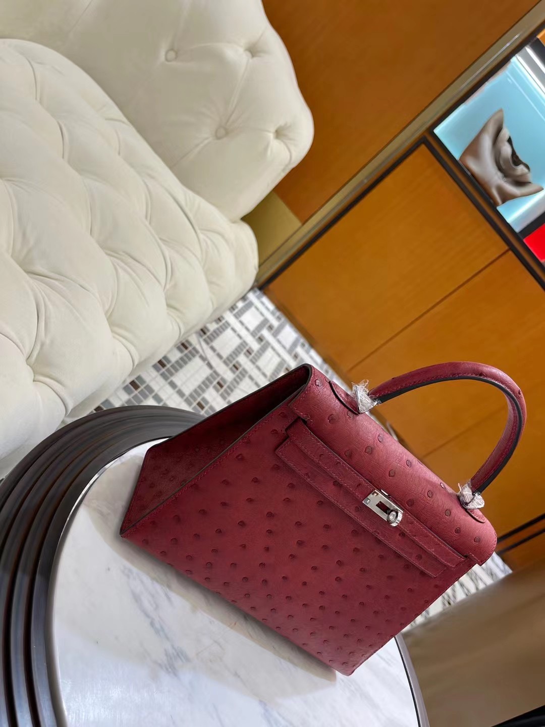 爱马仕凯莉包货源 Hermes Kelly25CM 酒红色进口鸵鸟皮 银扣