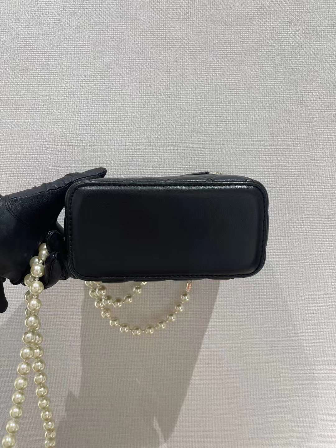 【P1170】香奈儿包包货源 Chanel黑色进口羊皮珍珠链条化妆盒子包