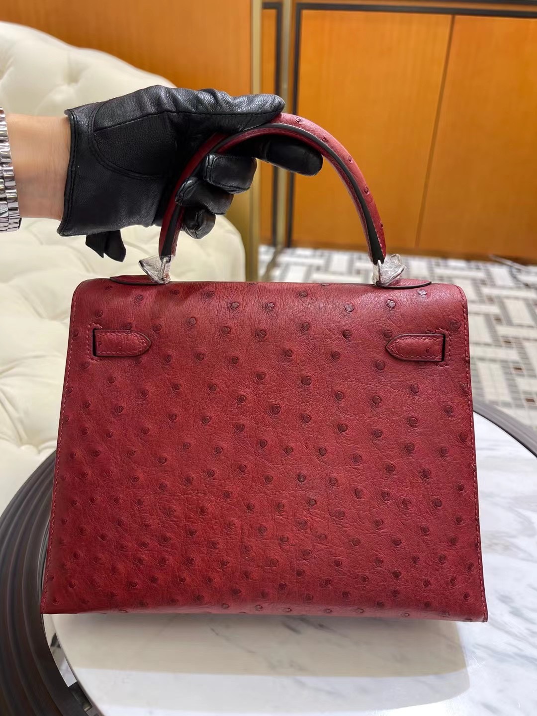 爱马仕凯莉包货源 Hermes Kelly25CM 酒红色进口鸵鸟皮 银扣