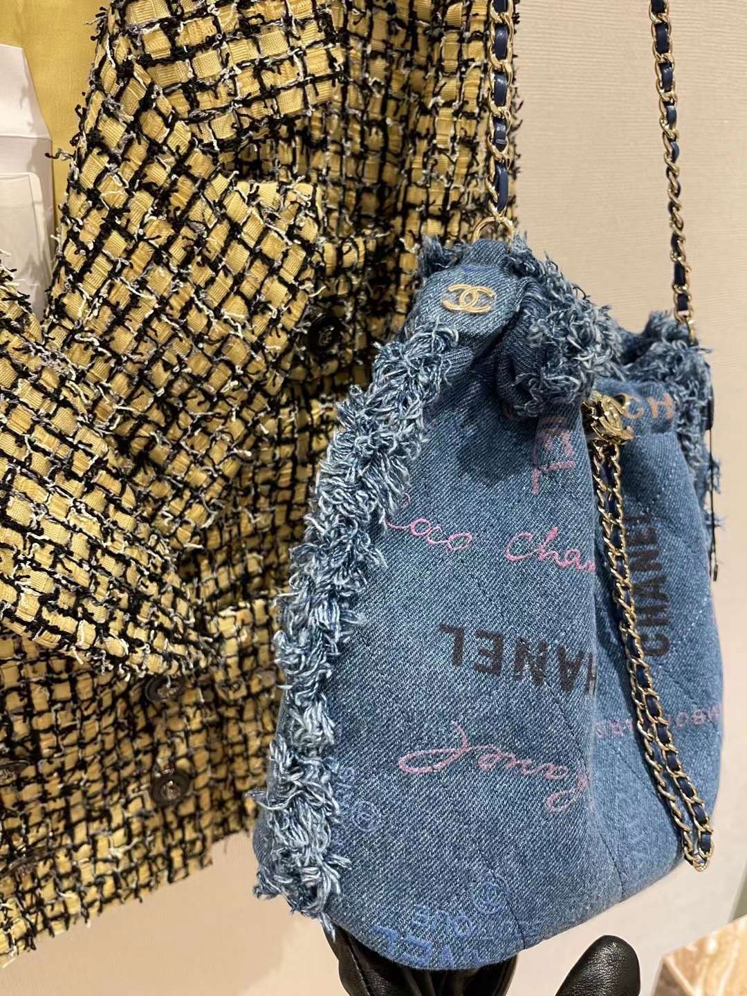 【P1170】Chanel香奈儿2022年新款字母涂鸦牛仔水桶包大号 蓝色