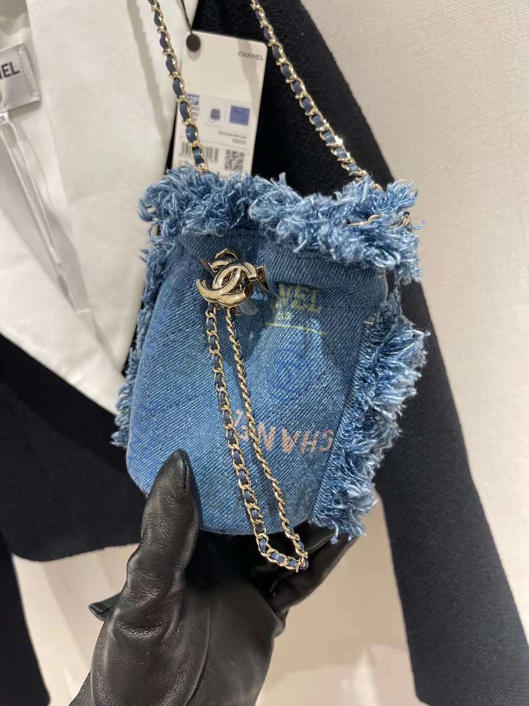 【P870】香奈儿2022新款包包 Chanel迷你款涂鸦牛仔布斜挎水桶包 蓝色