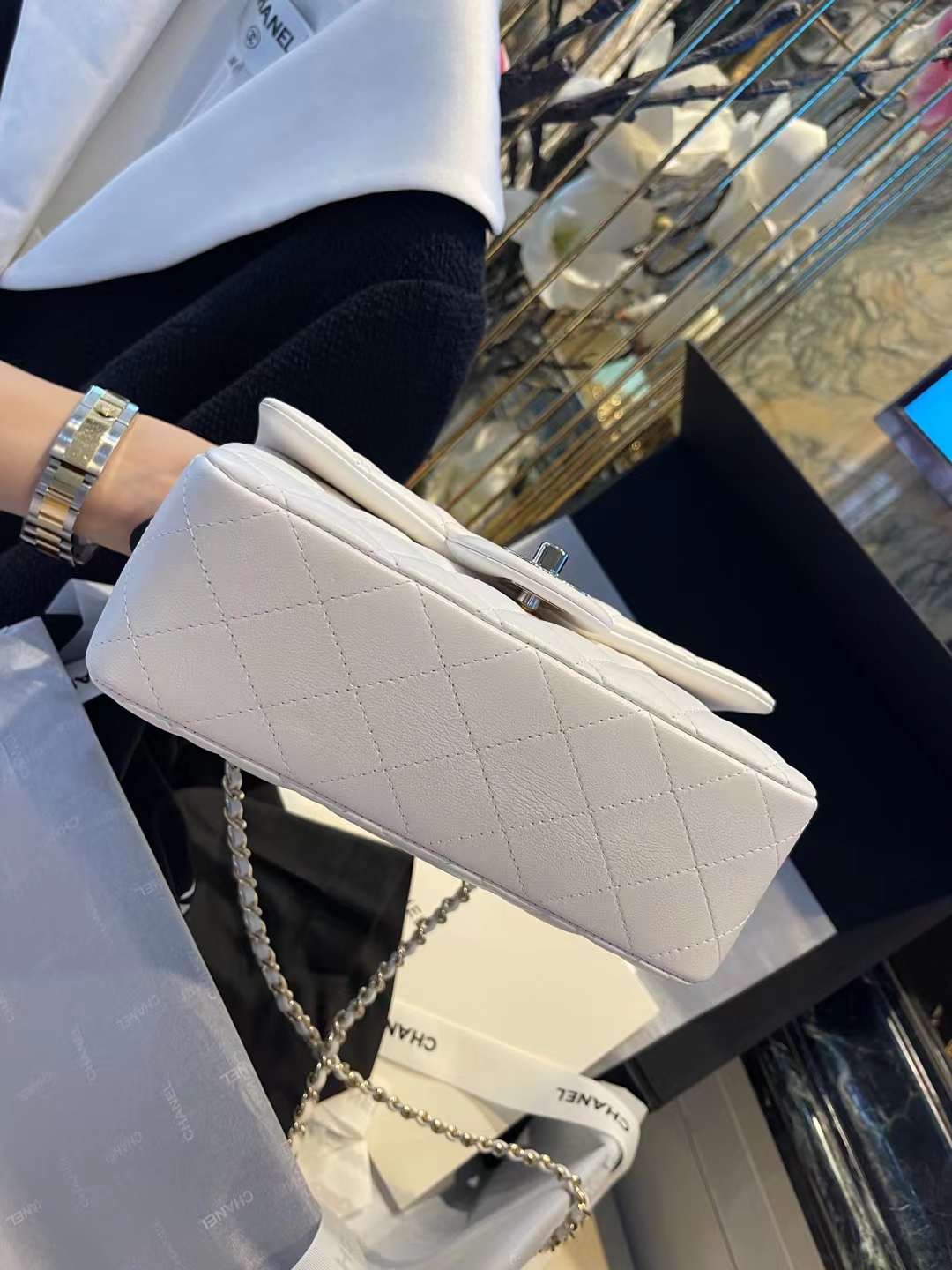 【P2180】Chanel包包官网 香奈儿白色羊皮手提CF链条包带小狮子饰品