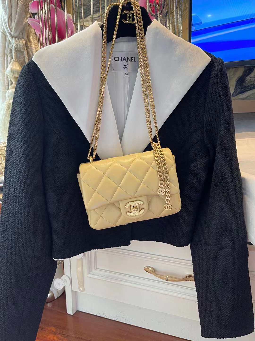 【P1580】香奈儿包包官网 Chanel新款黄色小羊皮珐琅扣链条方胖子