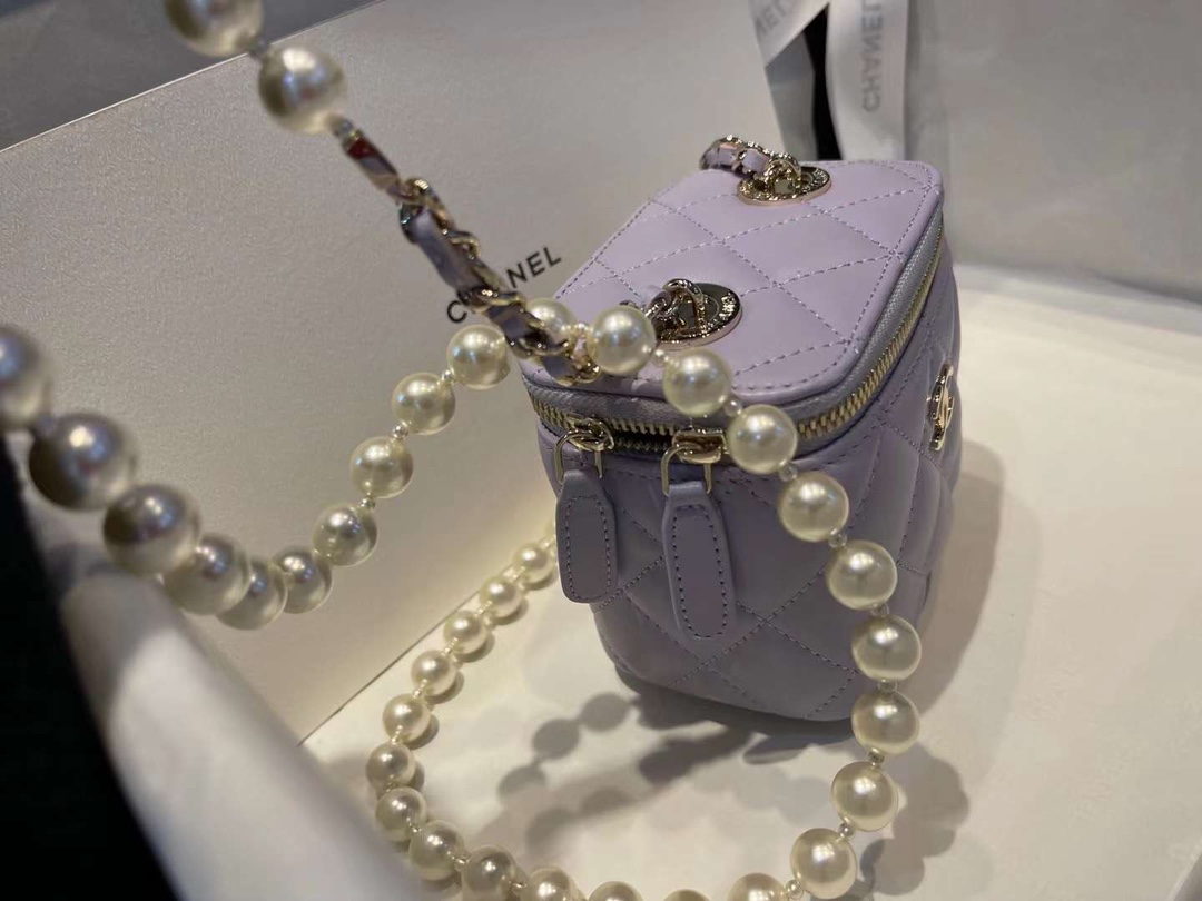 【P1020】一件代发 Chanel香奈儿浅紫色菱格珍珠链条化妆小盒子包
