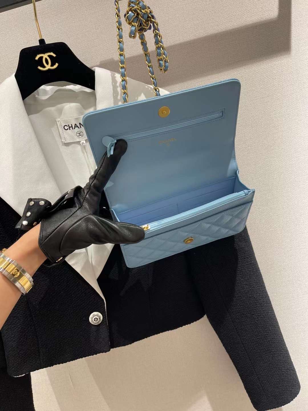 【P1200】广州包包批发 Chanel香奈儿蓝色鱼子酱皮手提款空姐包Woc