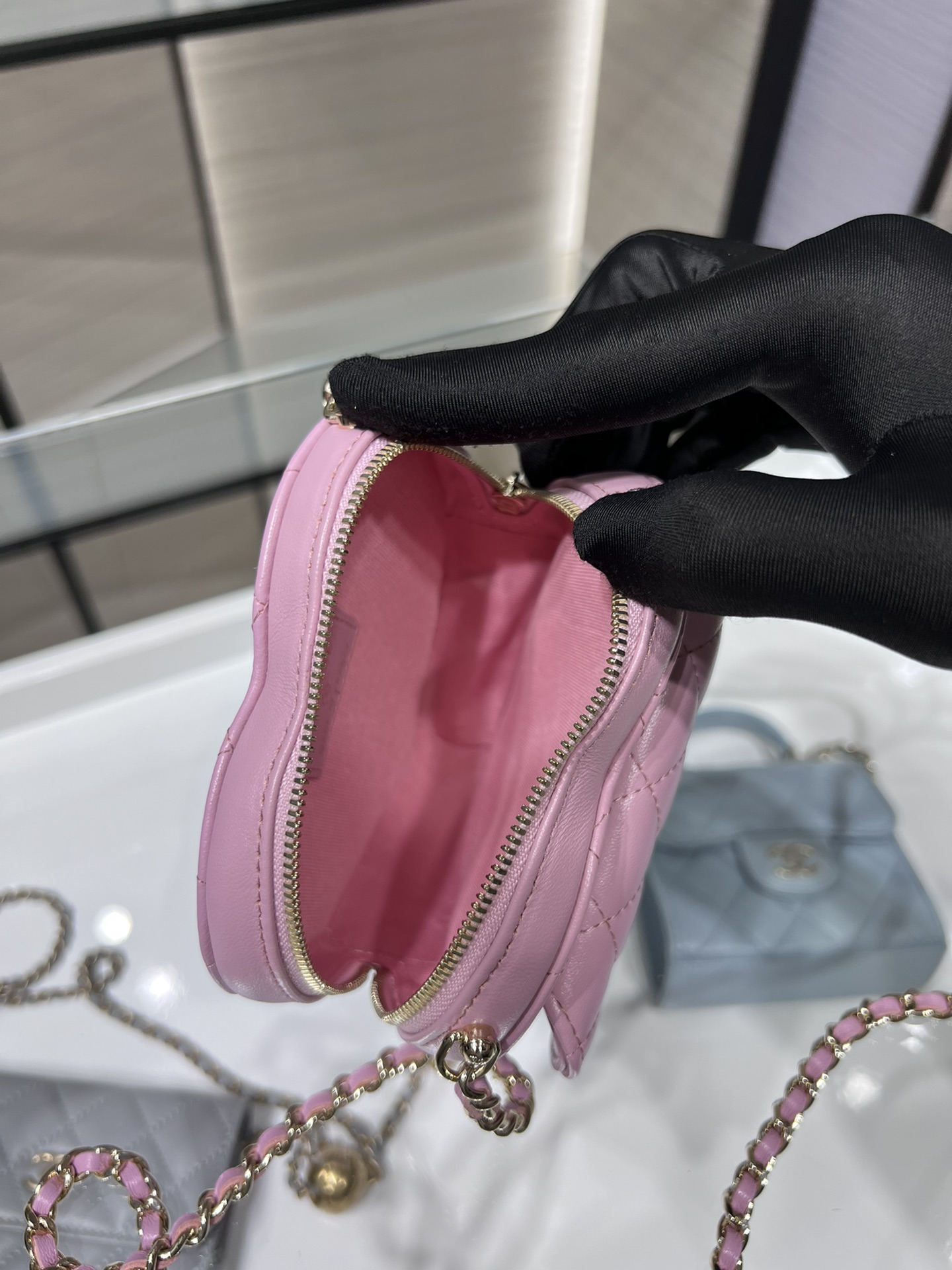 【P1200】Chanel新款包包 香奈儿2022春夏款羊皮链条斜挎爱心包 粉色