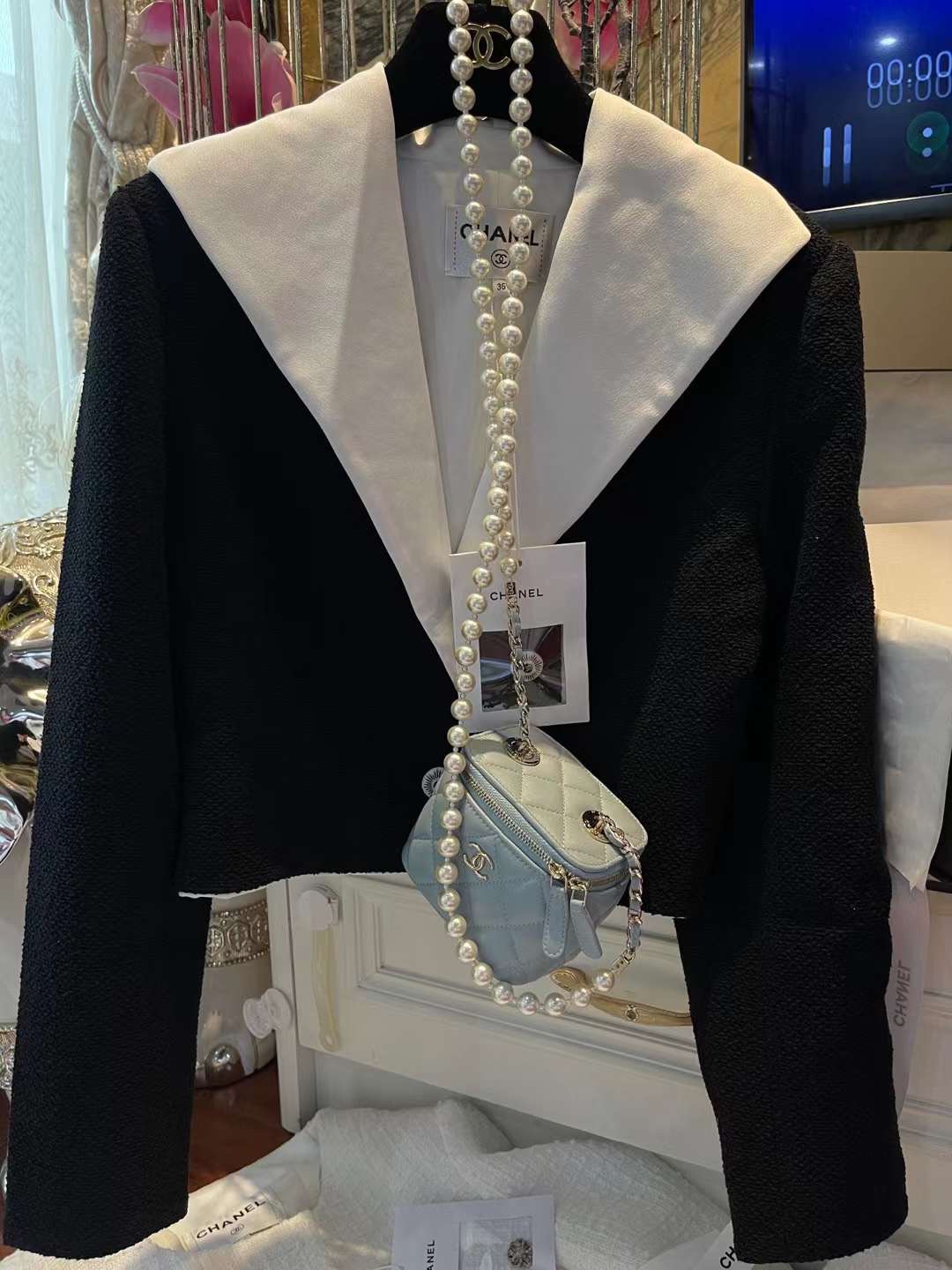 【P1020】香奈儿女包价格 Chanel蓝色进口羊皮珍珠链条盒子化妆包
