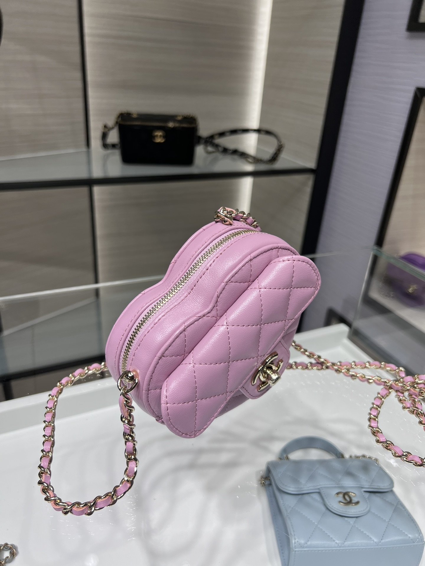 【P1200】Chanel新款包包 香奈儿2022春夏款羊皮链条斜挎爱心包 粉色