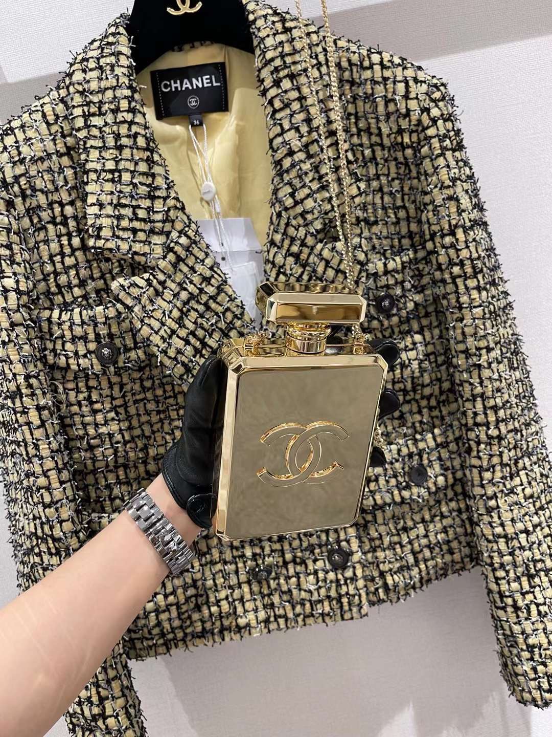【P1880】香奈儿2022新款女包 Chanel进口材质金色香水瓶盒子包