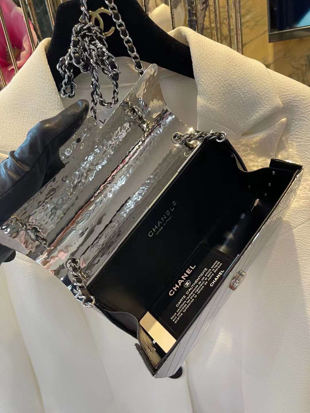 【P3750】香奈儿2022早春新款 Chanel锤锻金属晚宴包链条单肩斜挎包