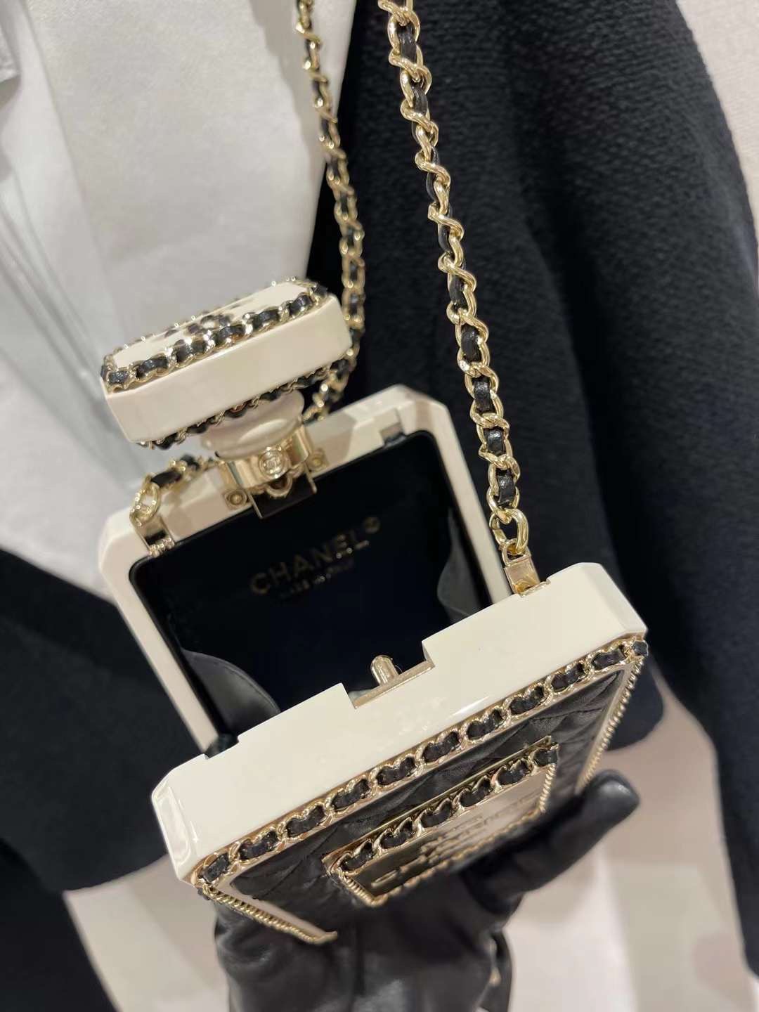 【P2180】香奈儿2022新款女包 Chanel菱格羊皮香水瓶盒子包链条包 黑色