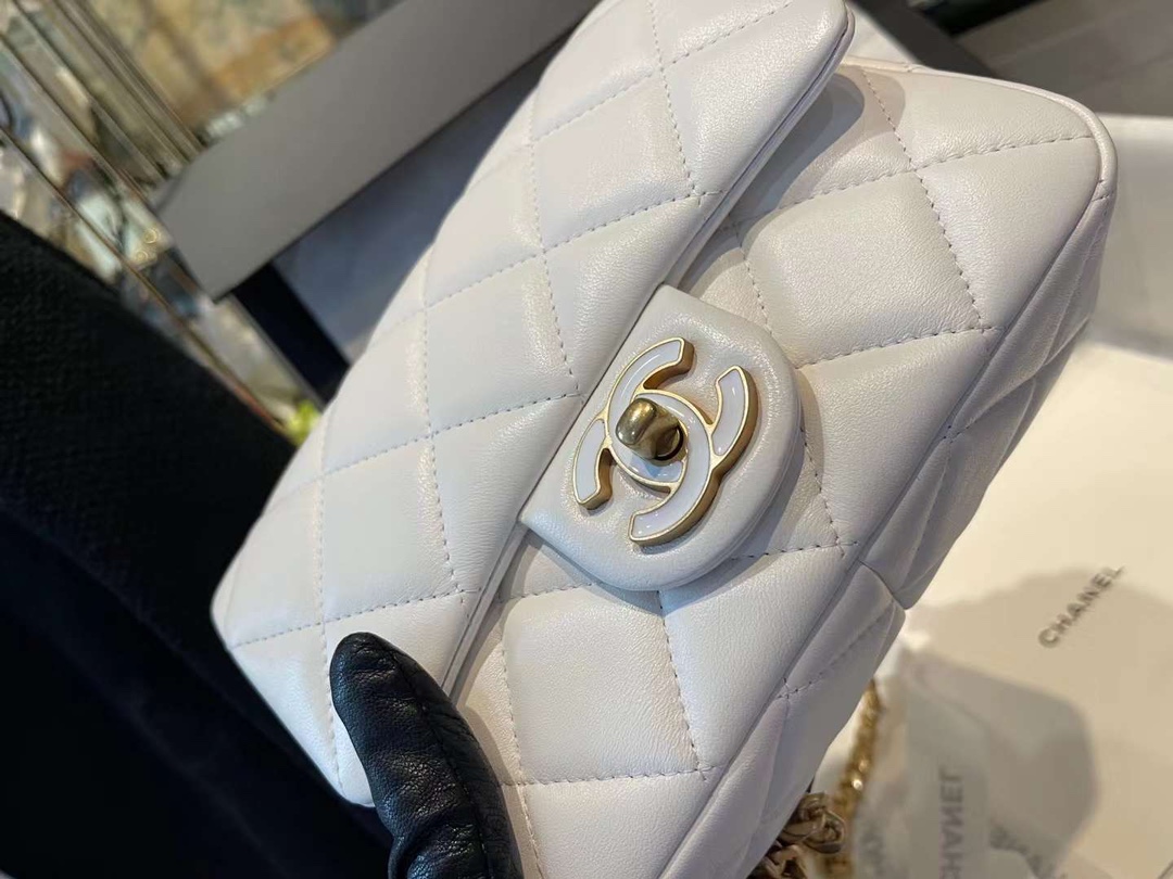 【P1580】香奈儿包包货源 Chanel22年新款珐琅扣羊皮方胖子链条斜挎包