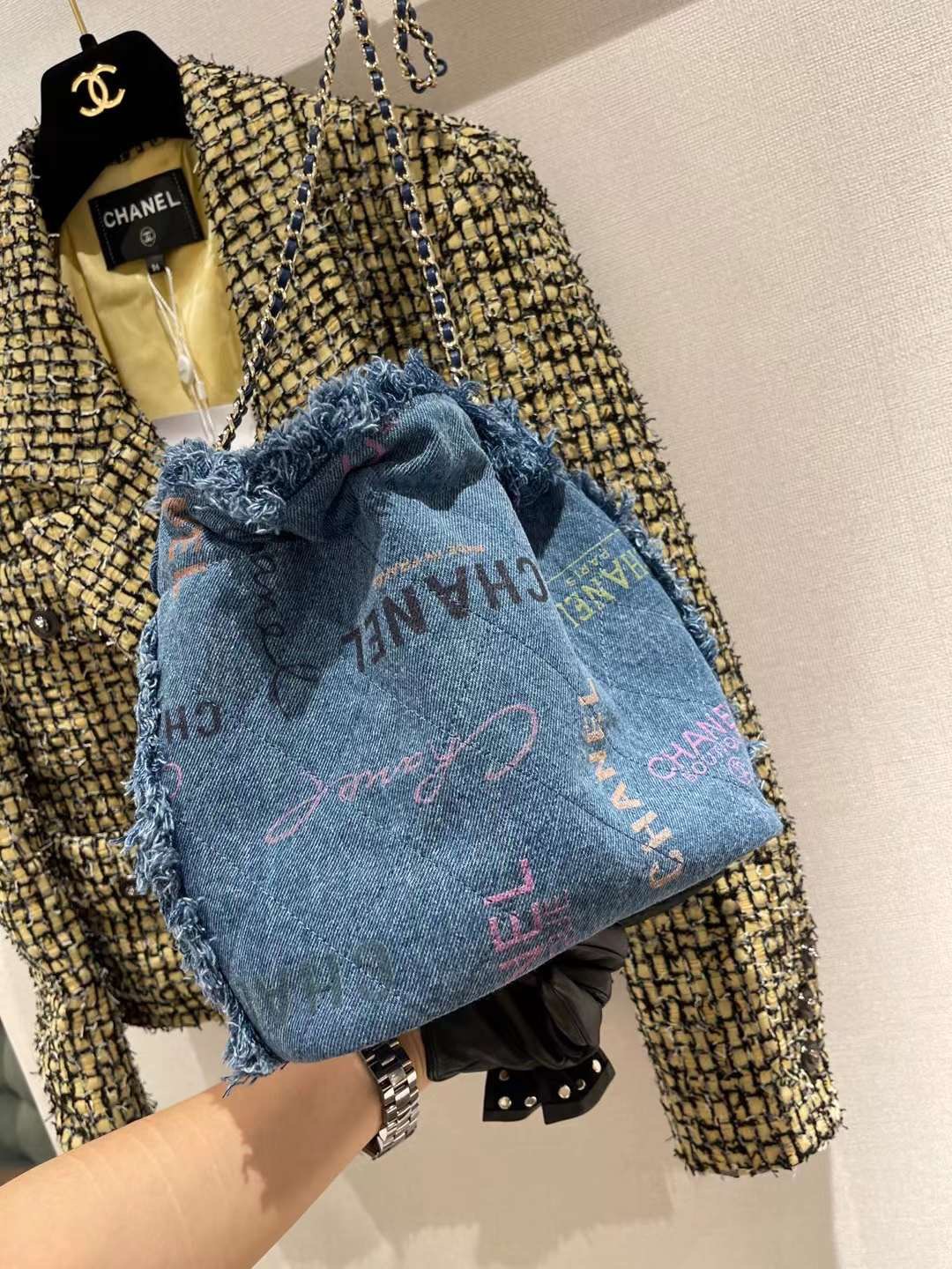 【P1170】Chanel香奈儿2022年新款字母涂鸦牛仔水桶包大号 蓝色