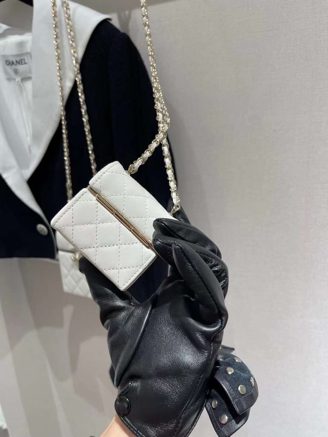 【P1170】Chanel新款包包 香奈儿进口羊皮春夏系列迷你盒子化妆包 白色
