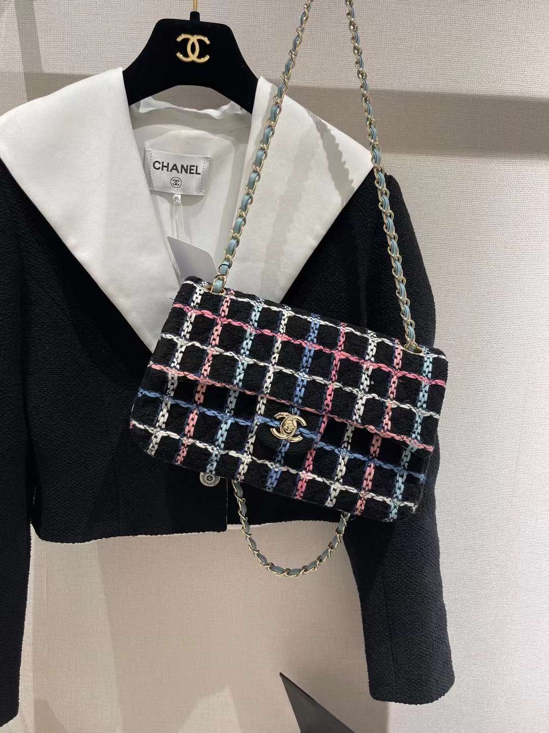 【P1280】香奈儿特别定制包包 Chanel黑色拼彩色编织款CF25CM单肩包