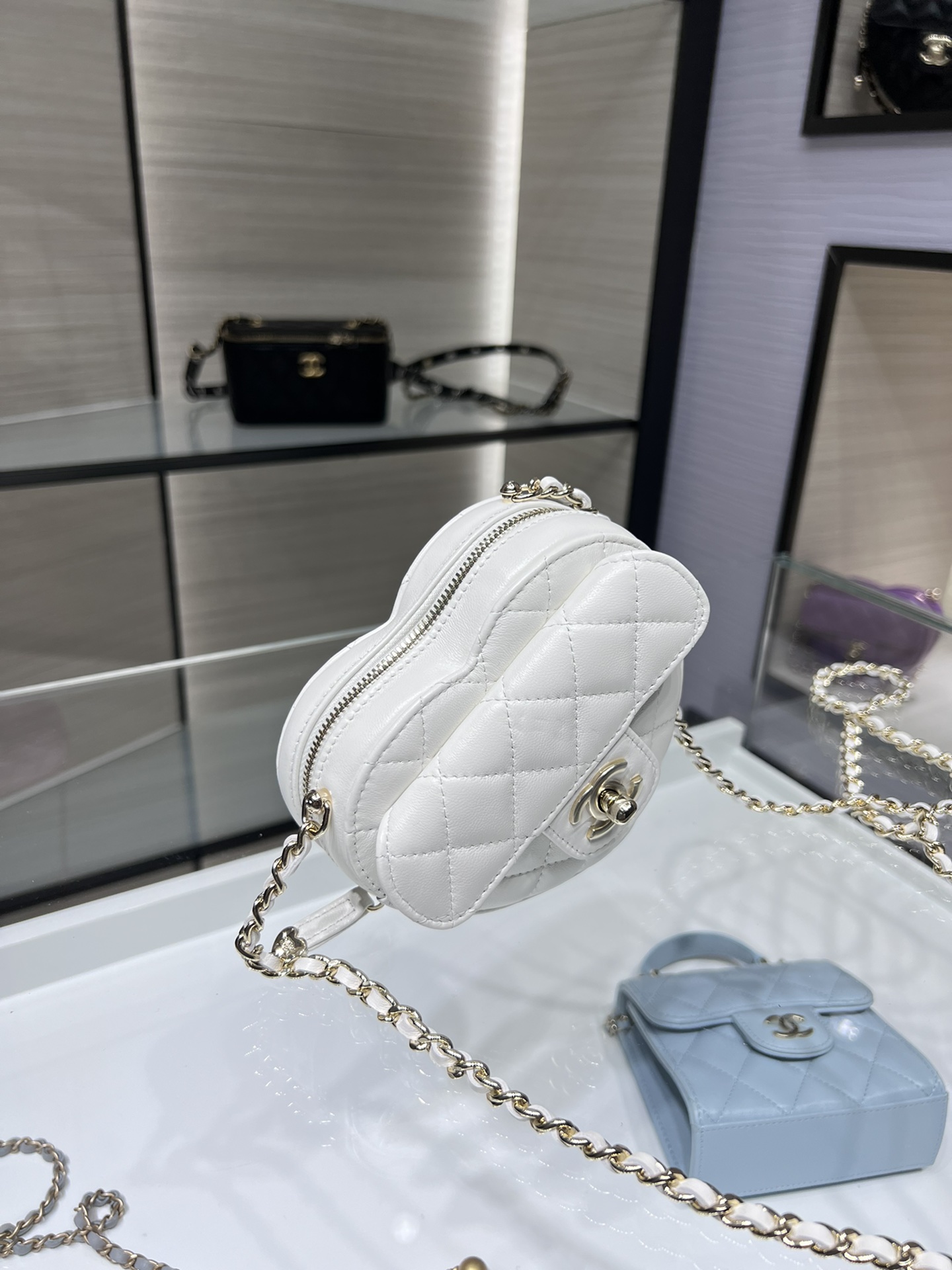 【P1200】Chanel女包批发 香奈儿2022春夏新款链条斜挎爱心包 白色