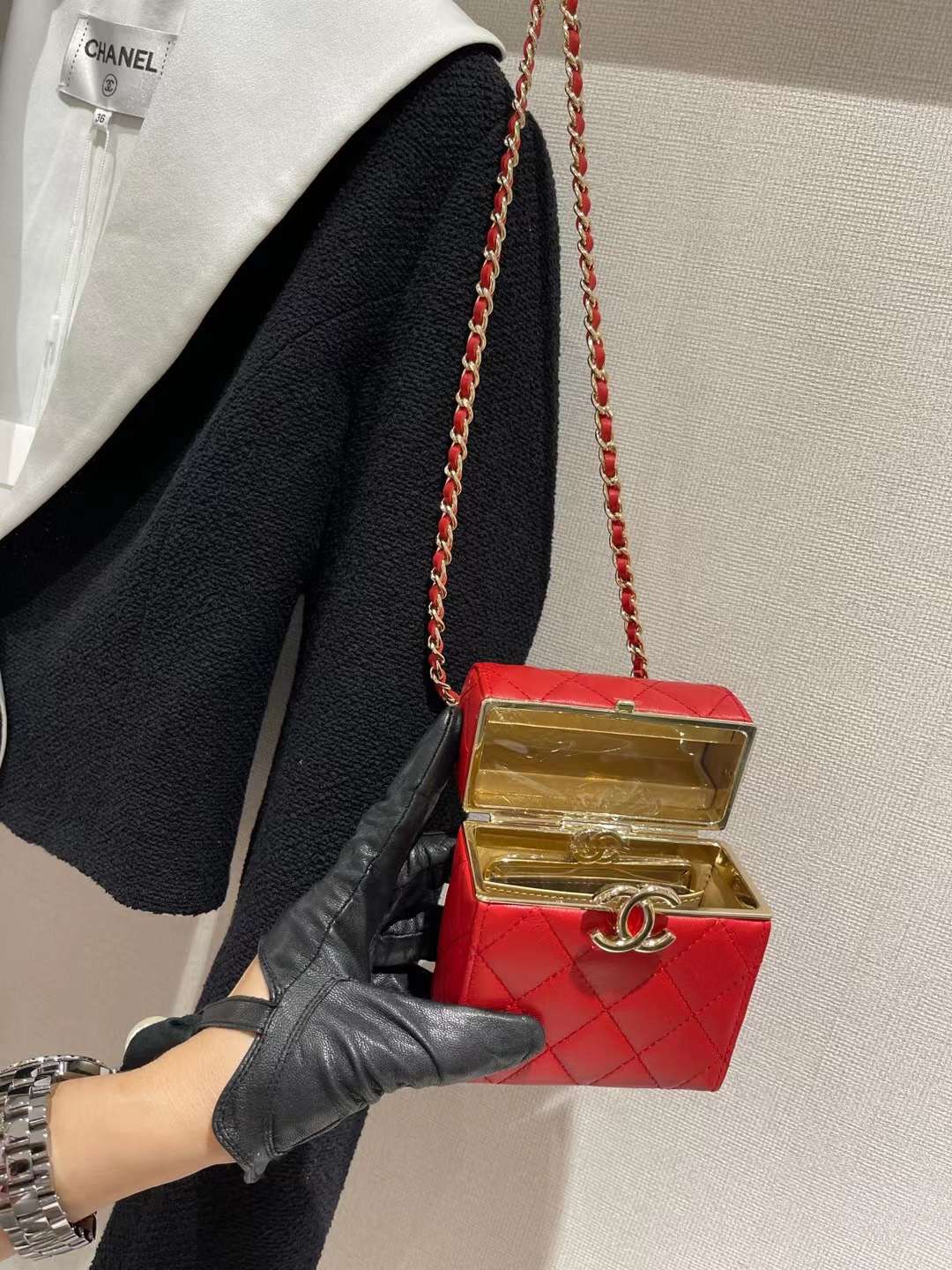 【P1580】Chanel包包官网 香奈儿22春夏系列大号化妆包烟盒包 红色