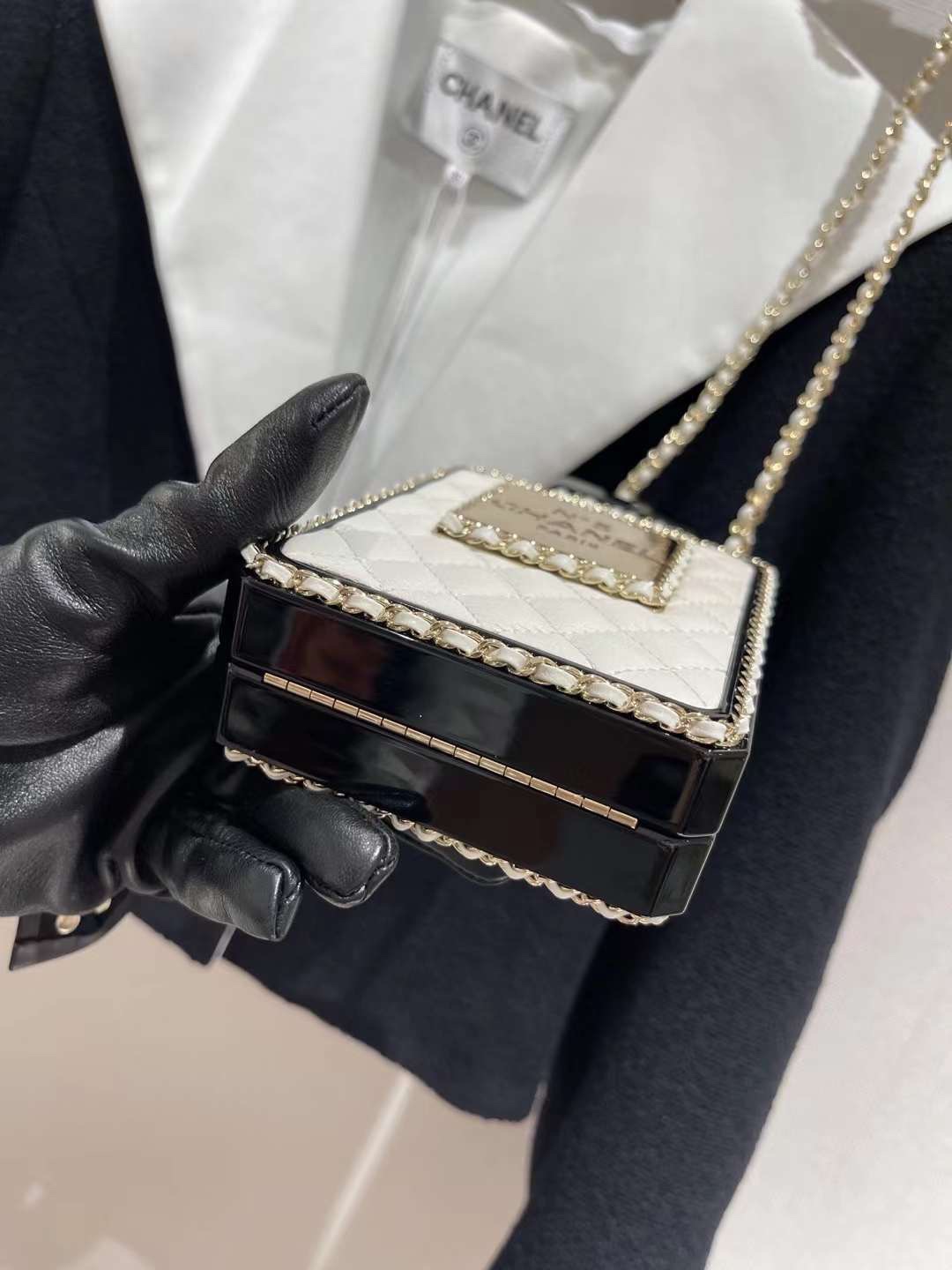 【P2180】Chanel包包价格 香奈儿白色羊皮香水瓶化妆包链条斜挎包