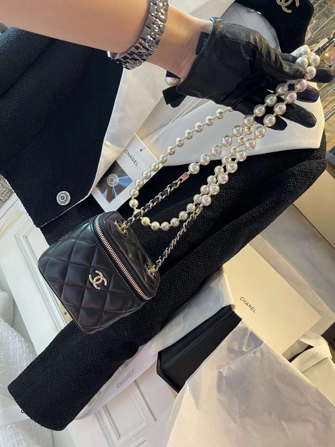 【P1020】广州包包批发 Chanel香奈儿2022新款珍珠链条化妆包 黑色