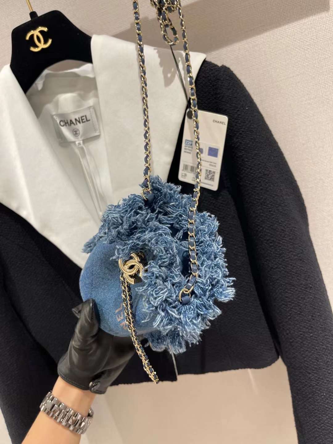 【P870】香奈儿2022新款包包 Chanel迷你款涂鸦牛仔布斜挎水桶包 蓝色