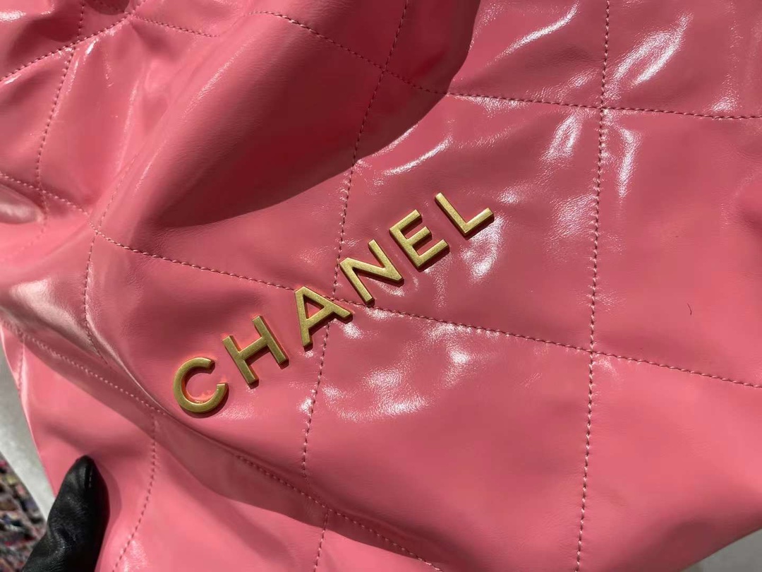 【￥2220/2700】一件代发 Chanel香奈儿22年春夏新款抽绳亮面链条包 粉色