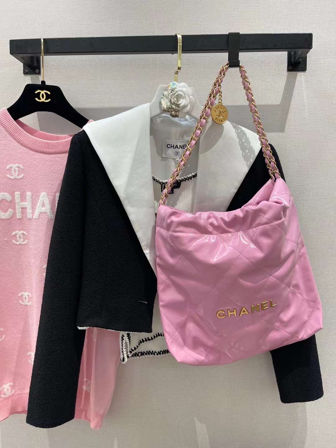 【￥2220/2700】Chanel Virginia Viard 香奈儿新款菱格光面皮单肩包 浅粉色