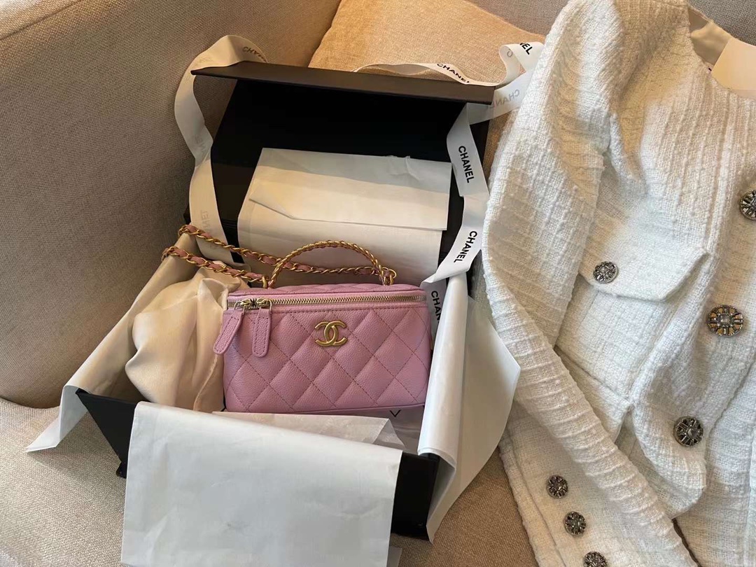 【P1280】Chanel包包价格 香奈儿粉色球纹牛皮金属字母手柄化妆盒子包