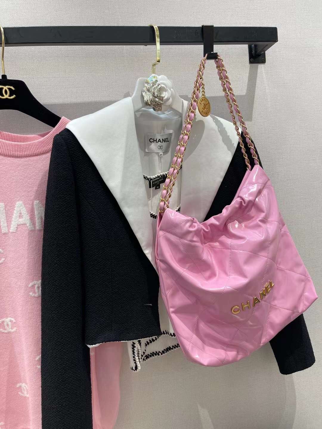 【￥2220/2700】Chanel Virginia Viard 香奈儿新款菱格光面皮单肩包 浅粉色