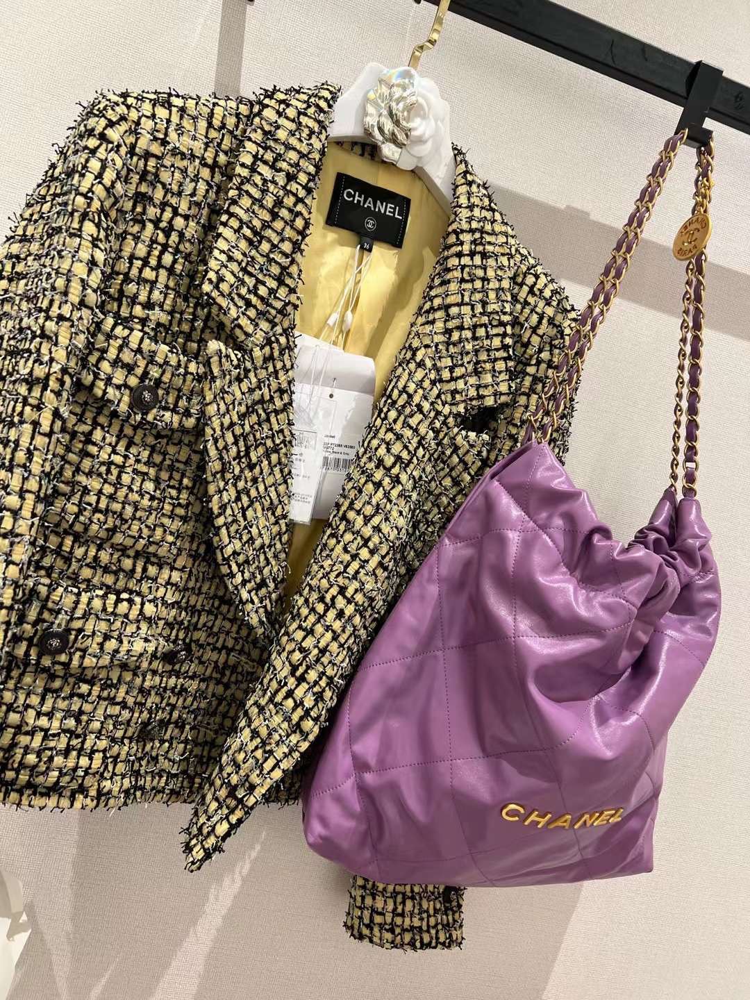 【￥2220/2700】香奈儿22年新款包包 Chanel 22 bag紫色亮皮单肩购物袋