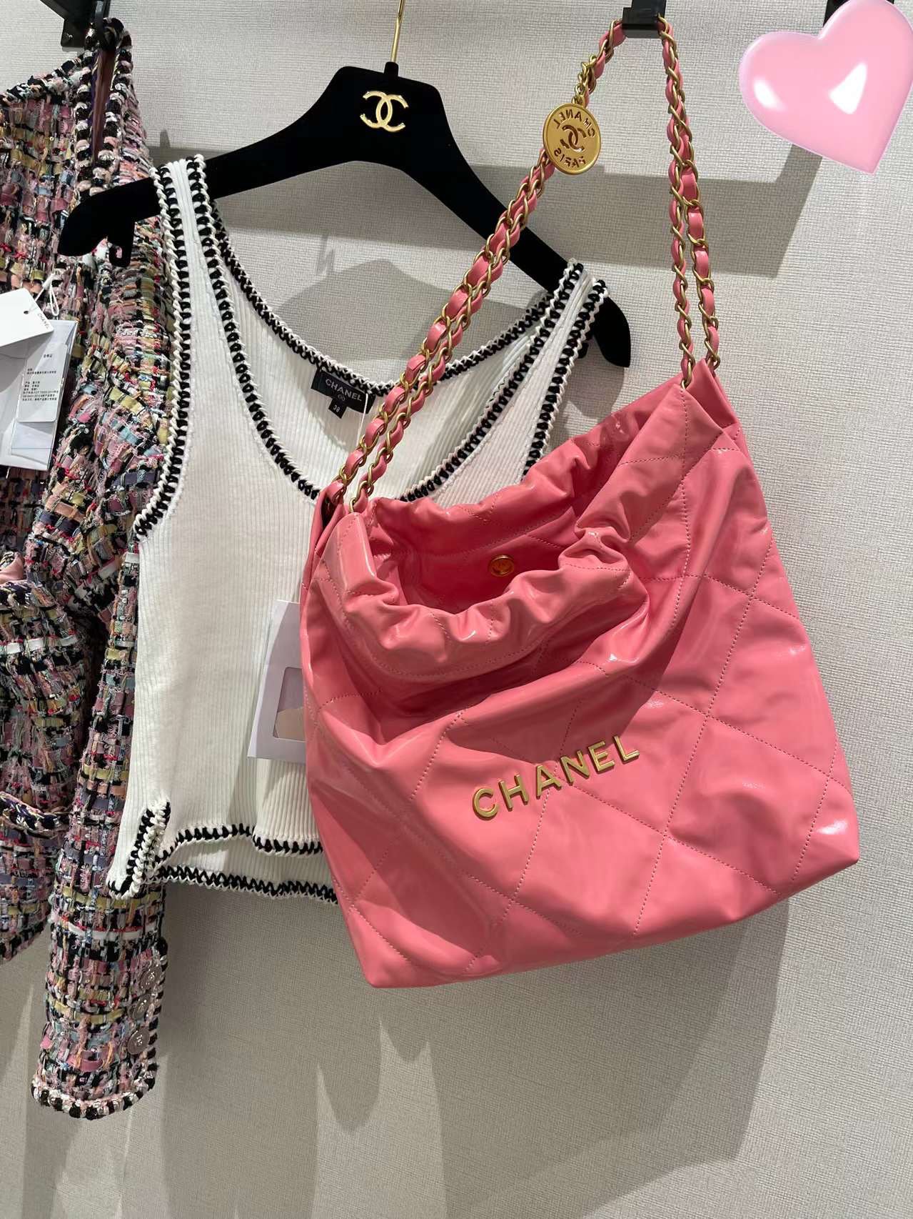 【￥2220/2700】一件代发 Chanel香奈儿22年春夏新款抽绳亮面链条包 粉色
