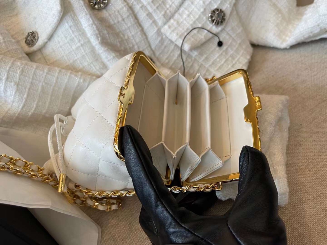 【P1580】Chanel独家款女包 香奈儿底部卡包设计迷你链条水桶包 白色