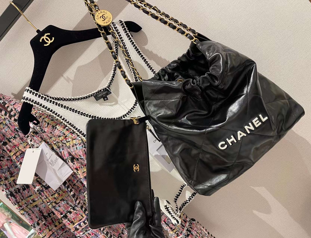【￥2220/2700】Chanel包包官网 香奈儿黑色白字母春夏新款亮面单肩包