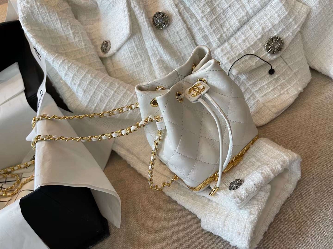 【P1580】Chanel独家款女包 香奈儿底部卡包设计迷你链条水桶包 白色