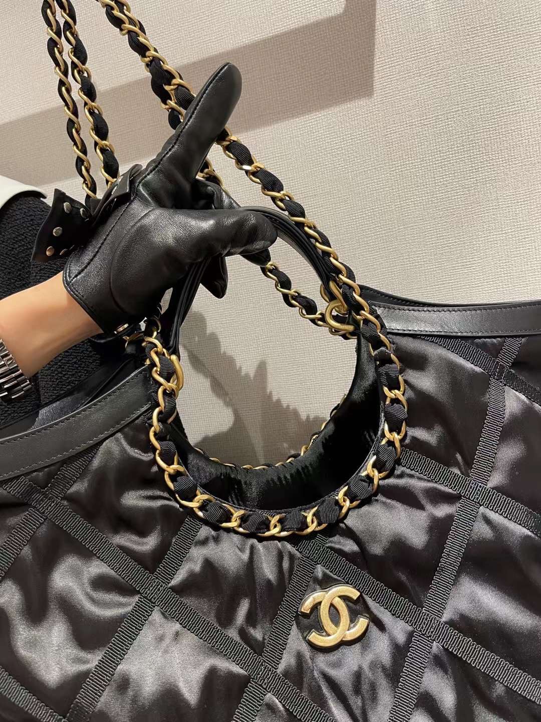 【P1580】香奈儿22年新款包包 Chanel黑色尼龙罗缎金属MAXI购物包妈咪包
