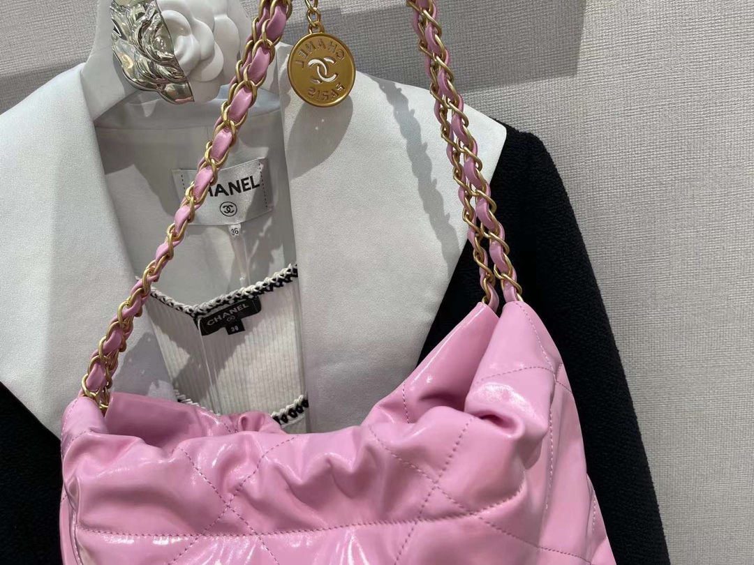 【￥2220/2700】Chanel Virginia Viard 香奈儿新款菱格光面皮单肩包 浅粉色