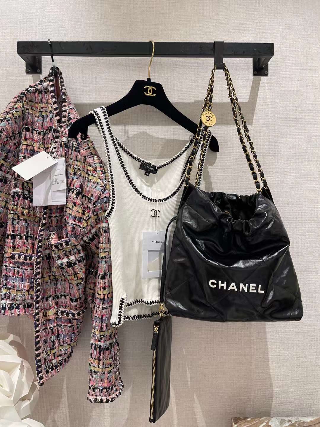 【￥2220/2700】Chanel包包官网 香奈儿黑色白字母春夏新款亮面单肩包