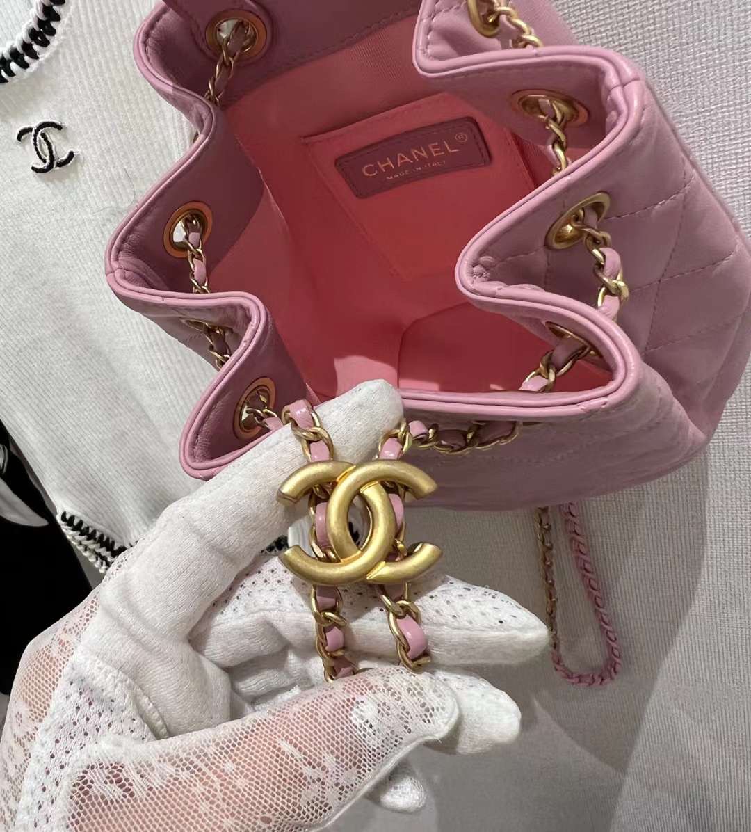 【P1580】Chanel包包批发 香奈儿22年新款羊皮抽绳水桶双肩包背包