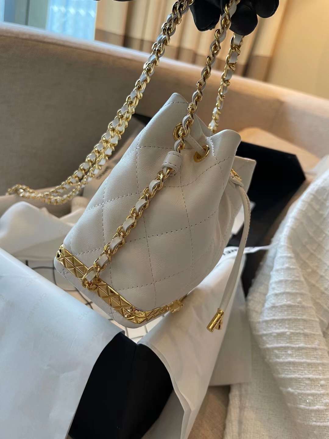 【P1580】Chanel独家款女包 香奈儿底部卡包设计迷你链条水桶包 白色