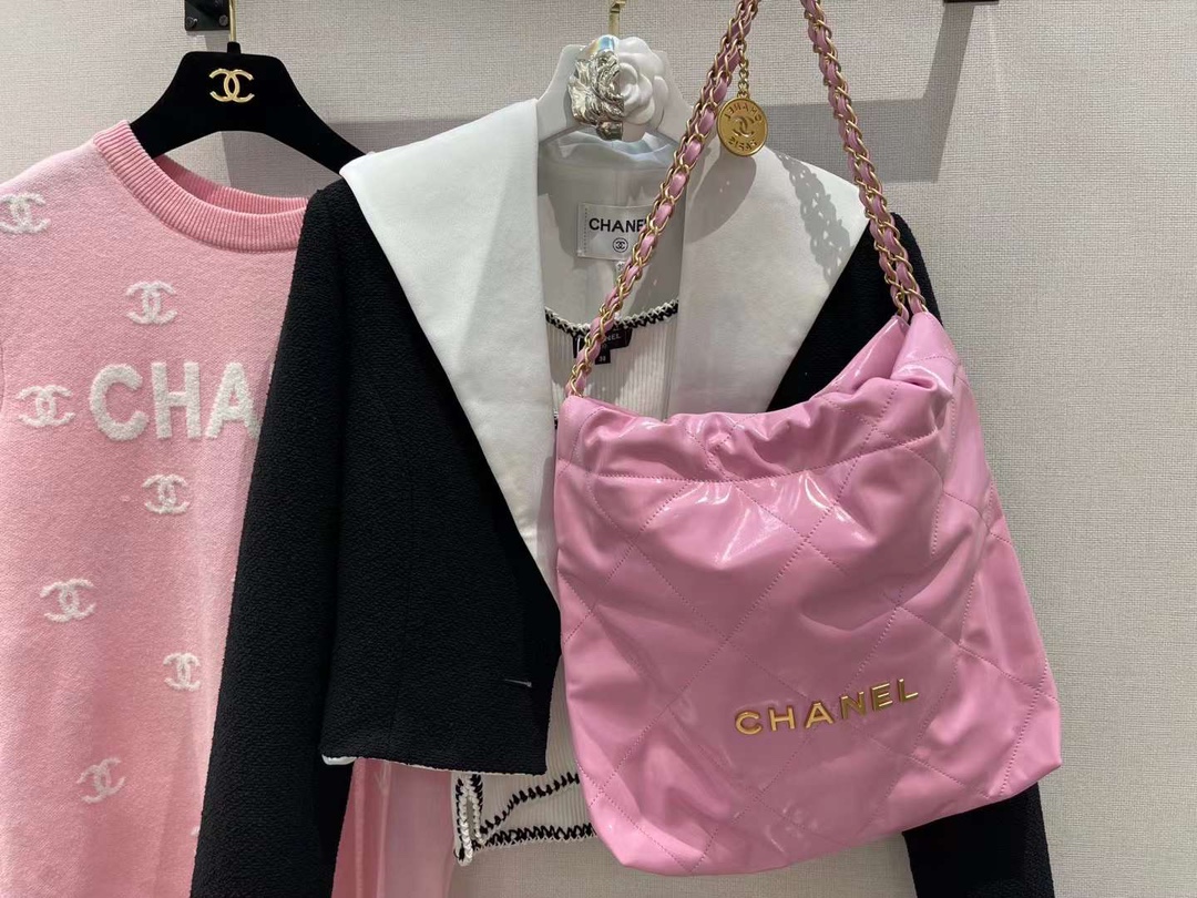 【￥2220/2700】Chanel Virginia Viard 香奈儿新款菱格光面皮单肩包 浅粉色