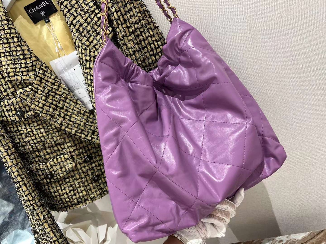 【￥2220/2700】香奈儿22年新款包包 Chanel 22 bag紫色亮皮单肩购物袋