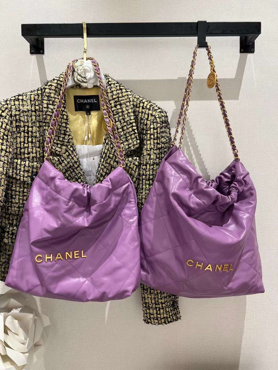 【￥2220/2700】香奈儿22年新款包包 Chanel 22 bag紫色亮皮单肩购物袋