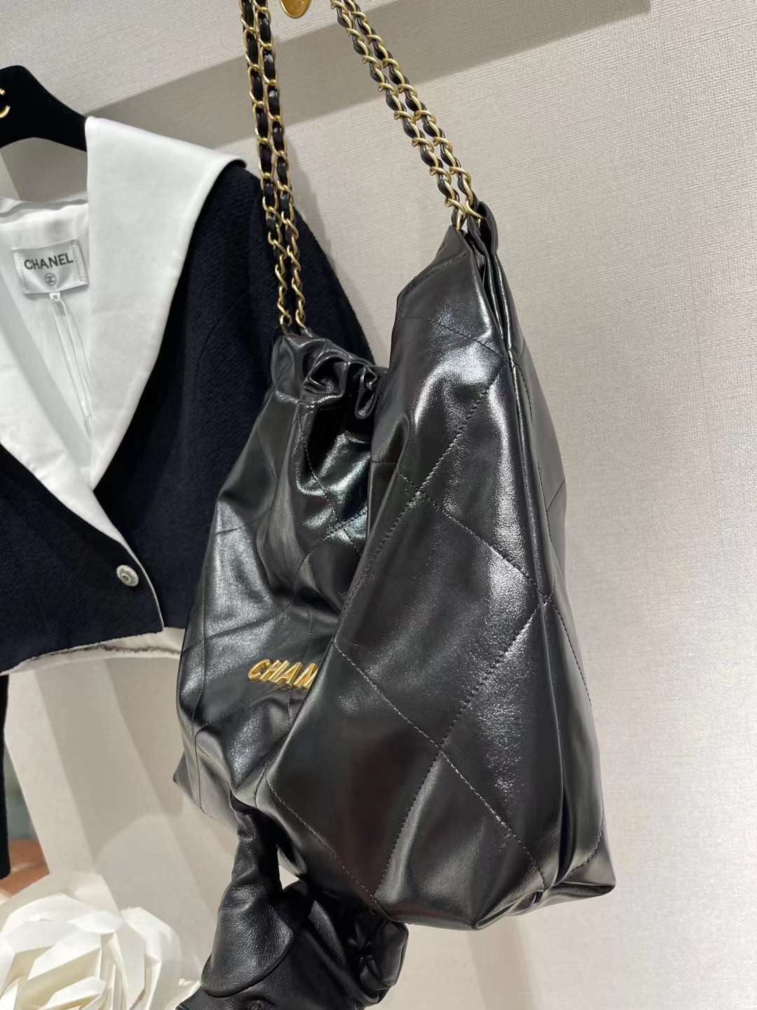 【￥2220/2700】香奈儿新款包包 Chanel黑色金字母抽绳链条单肩包购物袋