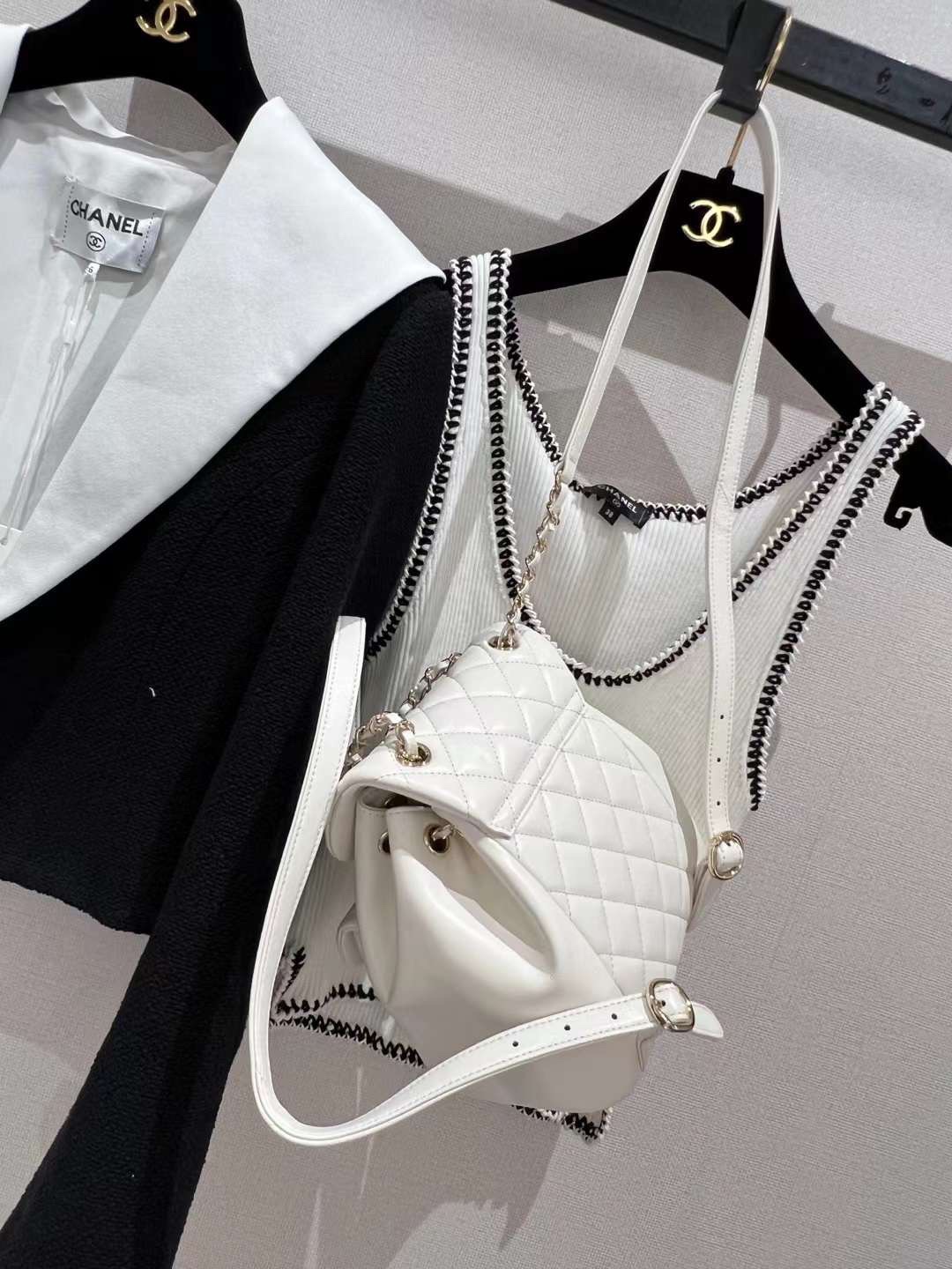 【P1880】Chanel女包价格 香奈儿22年新款菱格羊皮链条背包双肩包 白色
